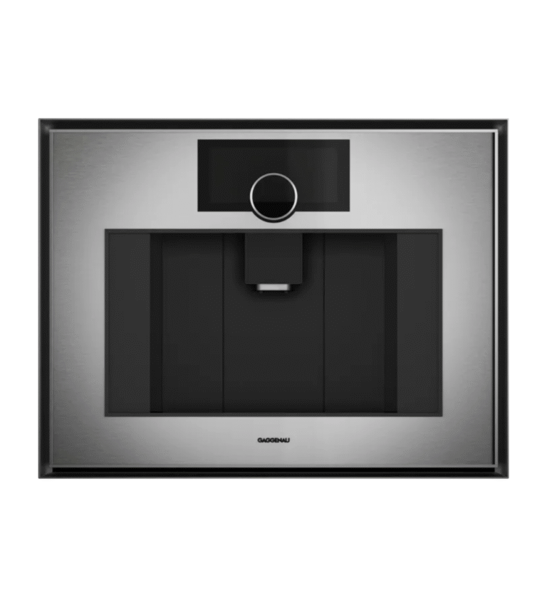 Automatyczny ekspres do kawy Gaggenau GC461120 – zabudowany model z podłączeniem do wody, dotykowym wyświetlaczem i pierścieniem ze stali nierdzewnej, oferujący tryby Classic i Barista oraz szeroki wybór napojów od espresso po latte macchiato.