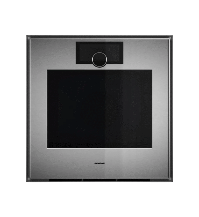 Piekarnik Gaggenau GO471120 – model z serii Expressive z zawiasami lewostronnymi, elektronicznie otwieranymi drzwiami i systemem pirolitycznego czyszczenia. Wyposażony w dotykowy interfejs z pierścieniem sterującym, sondę temperatury rdzenia i funkcję rożna. Oferuje 19 metod grzania, w tym pieczenie na kamieniu, grill i smażenie na powietrzu.